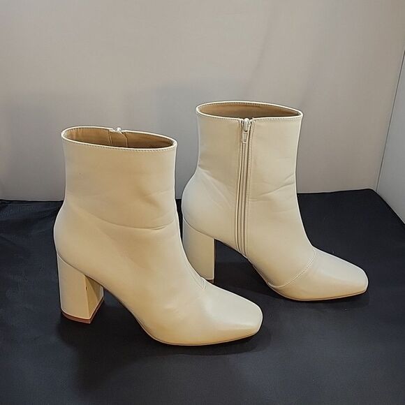 FASHION NOVA SIDE ZIP CHUNKY HEELED CLASSIC BOOTS - Picture 8 of 16